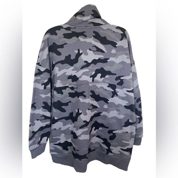 Old Navy Men’s Gray Camo 1/2 Zip Mock Neck Pullover Sweatshirt Size Large - Picture 2 of 10